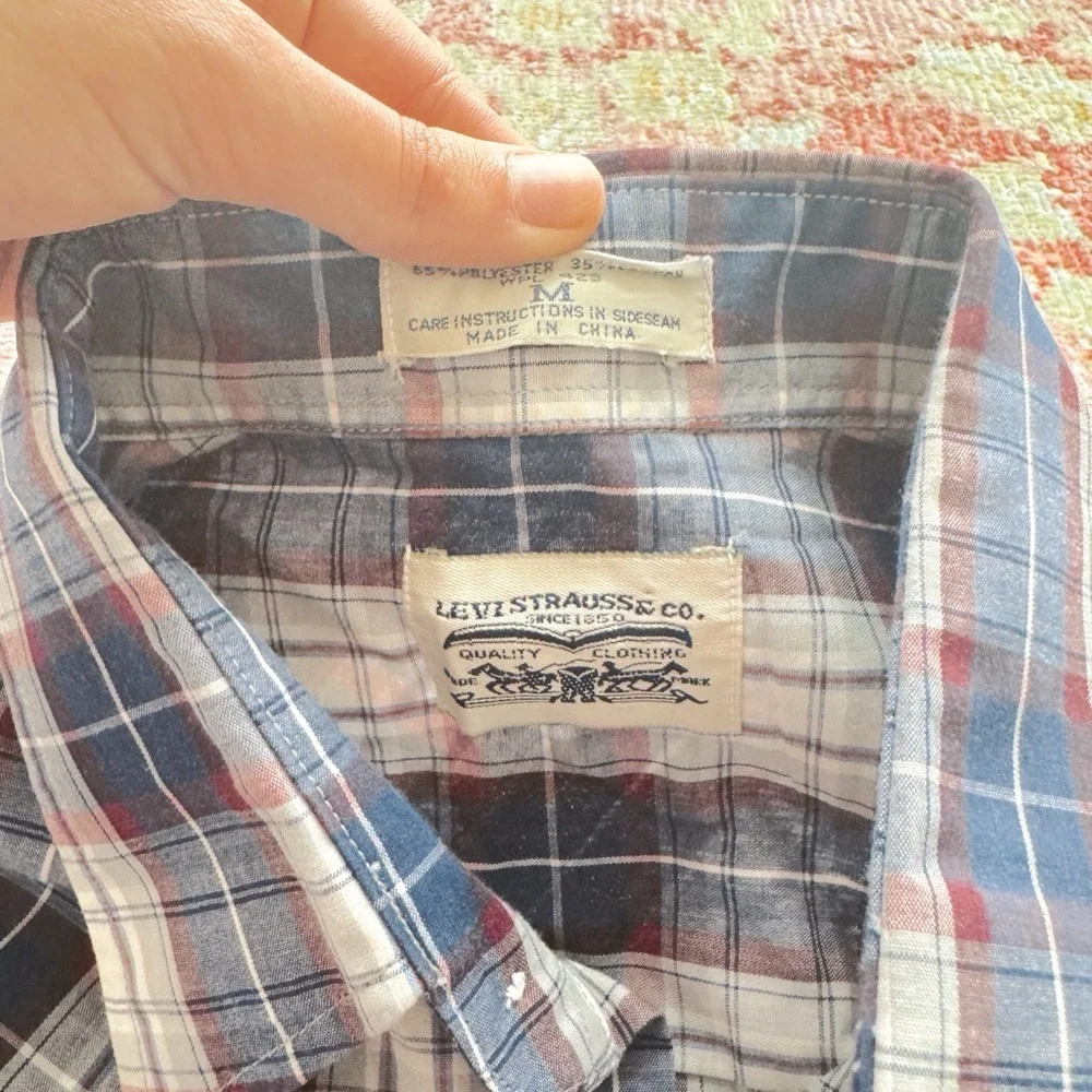 Levi’s, Men's 1990s Plaid Short Sleeve Shirt - Picture 4 of 4